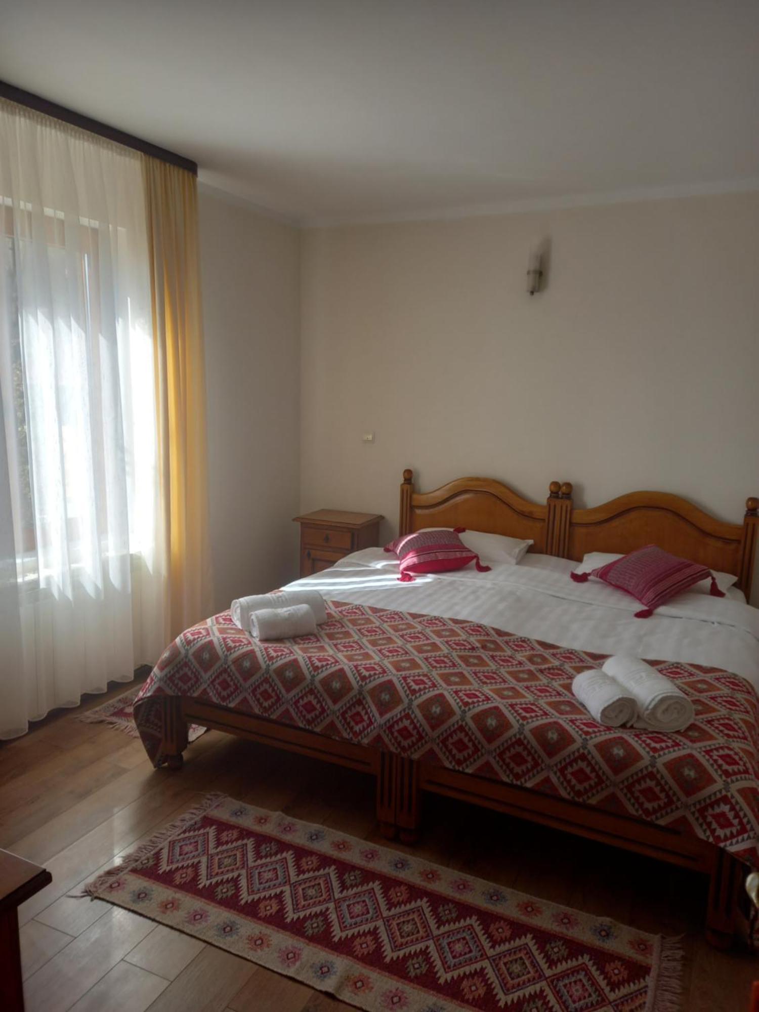 Pensiunea Alunis Sadova (Suceava) Exterior foto