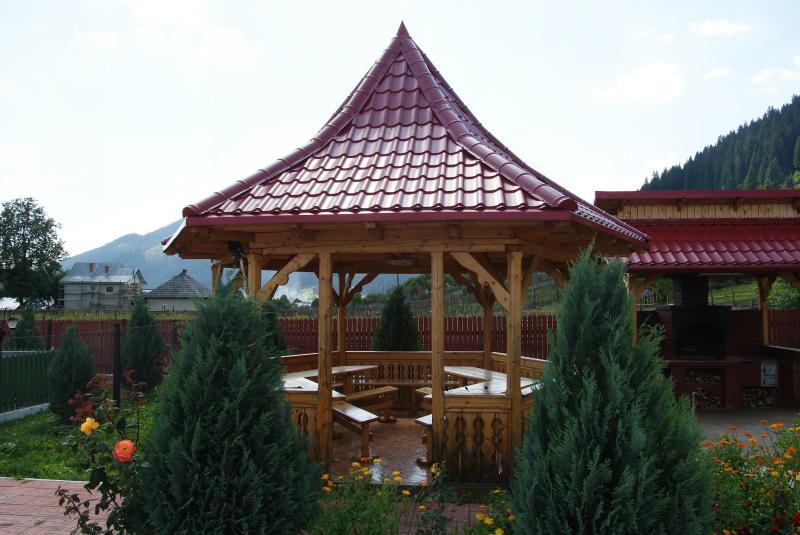 Pensiunea Alunis Sadova (Suceava) Exterior foto