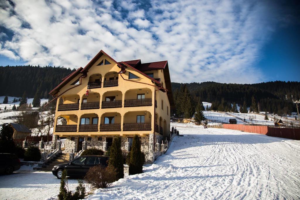 Pensiunea Alunis Sadova (Suceava) Exterior foto