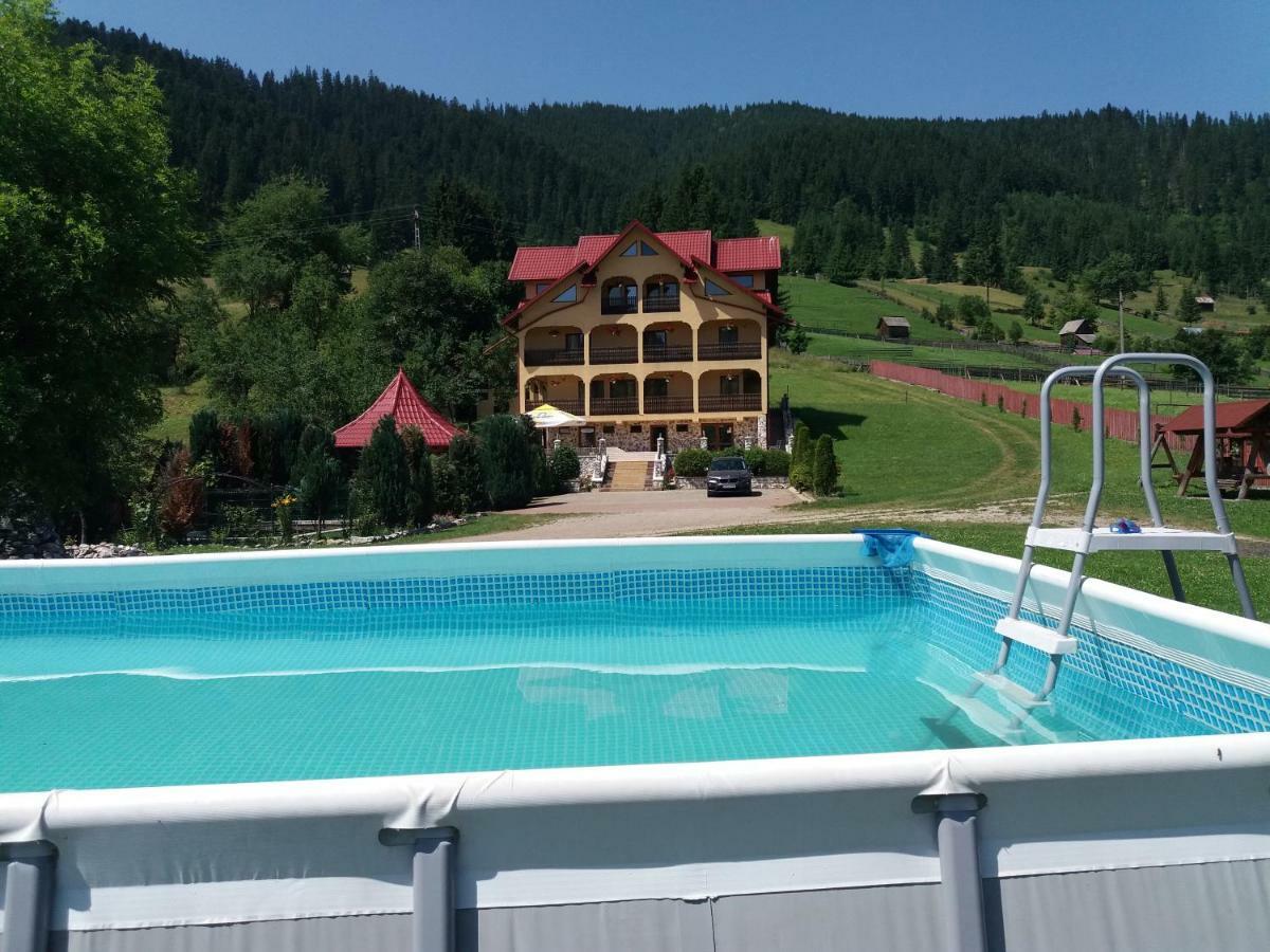 Pensiunea Alunis Sadova (Suceava) Exterior foto